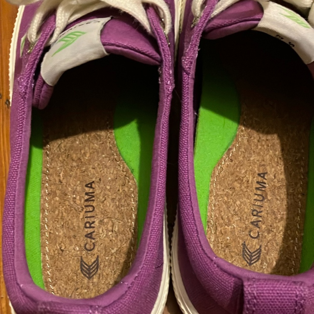 Cariuma low Purple Dahlia Canvas sneakers  women’s size 8.5 EUC - Picture 2 of 8